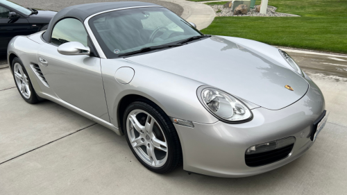 Side view of detailed Porsche